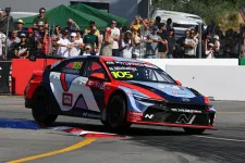 Michelisz a sűrűjébe került Portugáliában