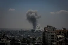 A Hamász kész tűzszünetről tárgyalni, Izrael tovább bombázza Gázát