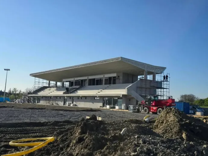 A csapat Facebook oldala már Májusban képet közölt az épülő stadionról. – Forrás: Várdaróc FC/Facebook