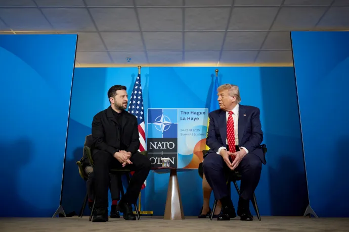 Volodimir Zelenszkij és Donald Trump megbeszélése a hágai NATO-csúcs idején 2025. június 25-én – Fotó: Handout / UKRAINIAN PRESIDENTIAL PRESS SERVICE / AFP