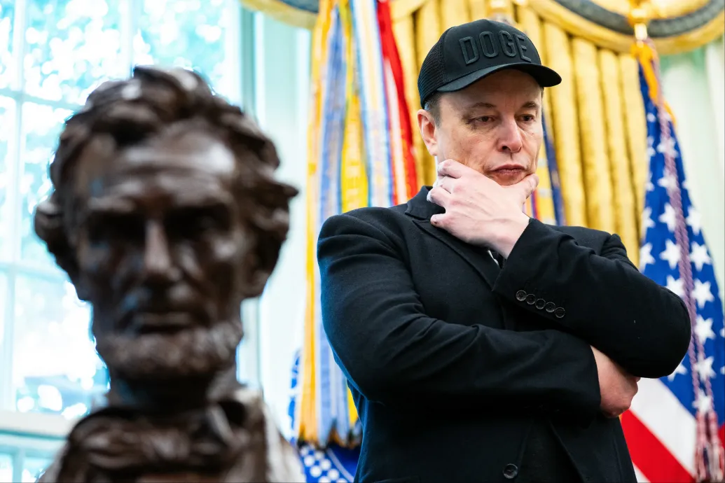 Elon Musk bejelentette, hogy pártot alapít