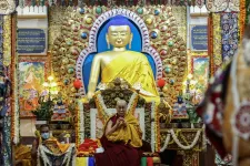 90 éves lett a dalai láma, több ezren ünnepelték, köztük Richard Gere is