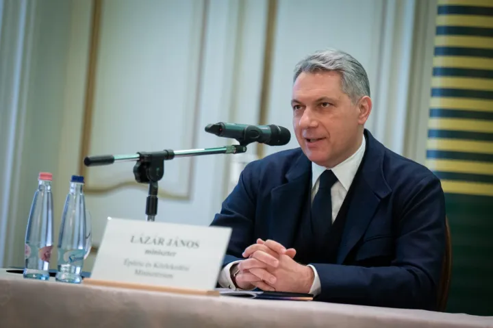 Lázáréknak ki kell adniuk a kastélyprivatizáció dokumentumait