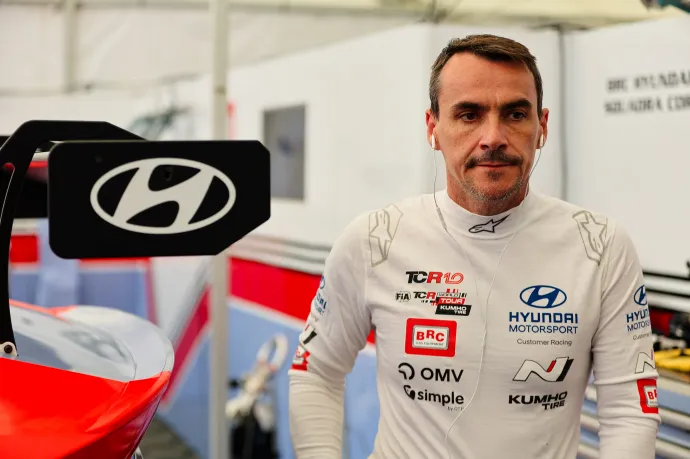 Michelisz egy 5. hely után technikai problémába futott Portugáliában