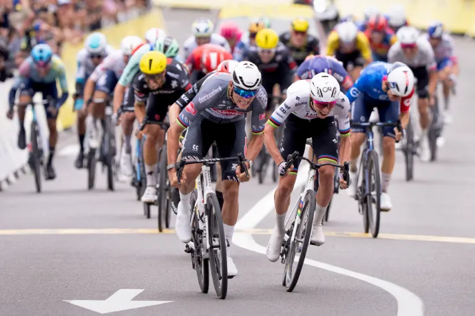 Tour de France: Van der Poel hajrájával még a két legnagyobb favorit sem tudott mit kezdeni