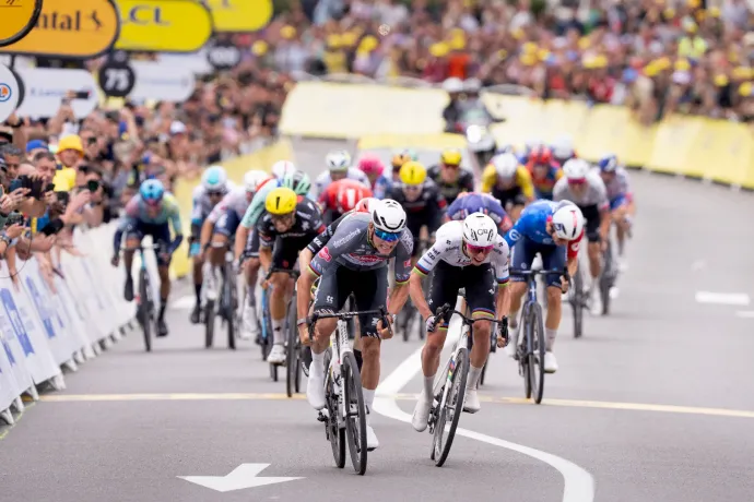 Tour de France: Van der Poel hajrájával még a két legnagyobb favorit sem tudott mit kezdeni