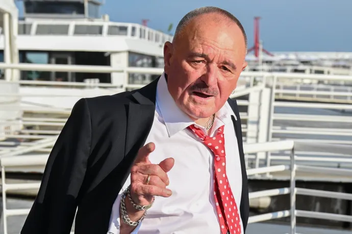 Nagy Feró Azahriah véglényezéséről: „Ez az aranyos, balhés hülyegyerek degeszre kereste magát, de szerintem fogalma sincs, mi is a baja”