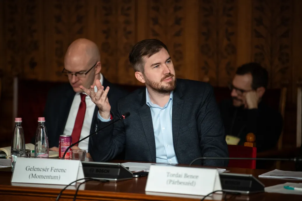 Gelencsér Ferenc szerint a Fideszhez köthető gazdasági szereplők megkörnyékezték a Momentumot