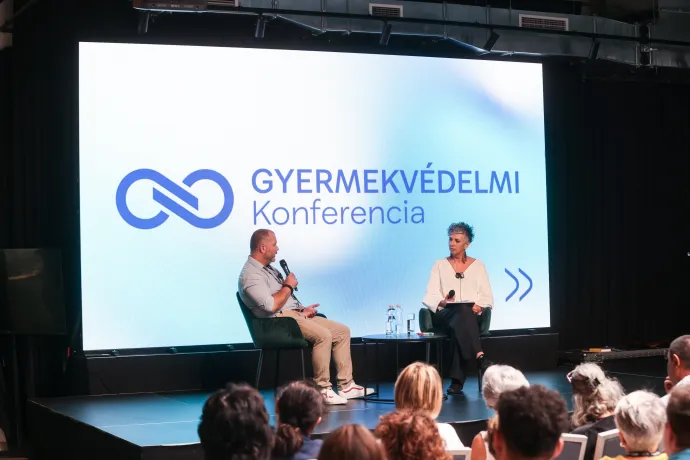 Sztupa József és Bódis Kriszta beszélget – Fotó: Melegh Noémi Napsugár / Telex