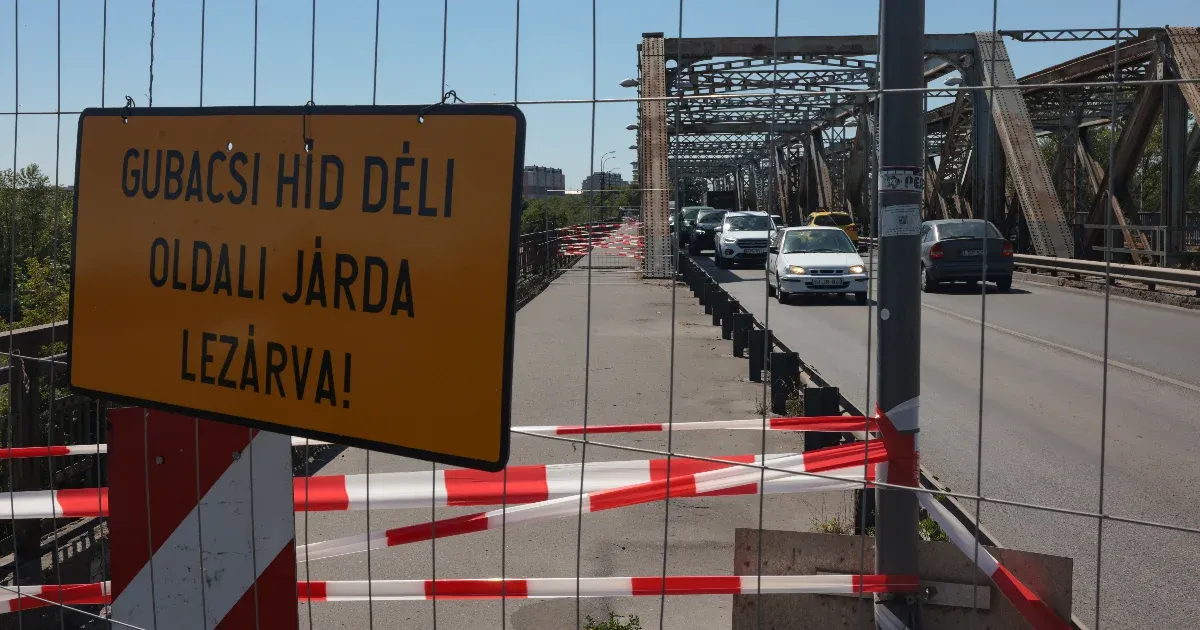 Gubacsi híd: a beszakadt járda felújítása 800 millió forintba kerülne, ezért lezárva marad