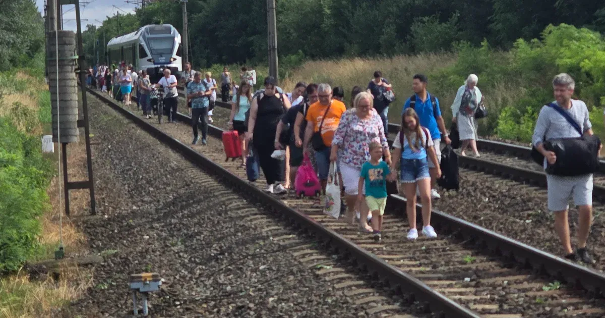 Lázár szerint a MÁV legsúlyosabb napja lehet a hétfői
