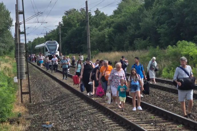 Lázár szerint a MÁV legsúlyosabb napja lehet a hétfői