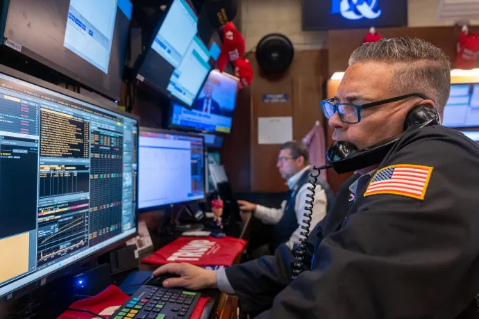 Trump Japánra és Dél-Koreára 25, az „Amerika-ellenes” országokra extra 10 százalékos vámot lengetett be