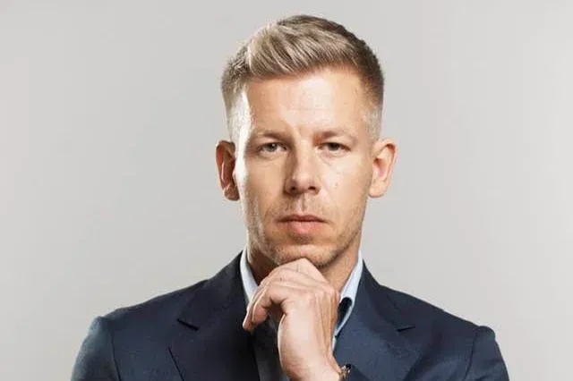 Magyar Péter bejelentette, hogy ha kormányra kerülnek, felülvizsgálják a kormány koncessziós szerződéseit