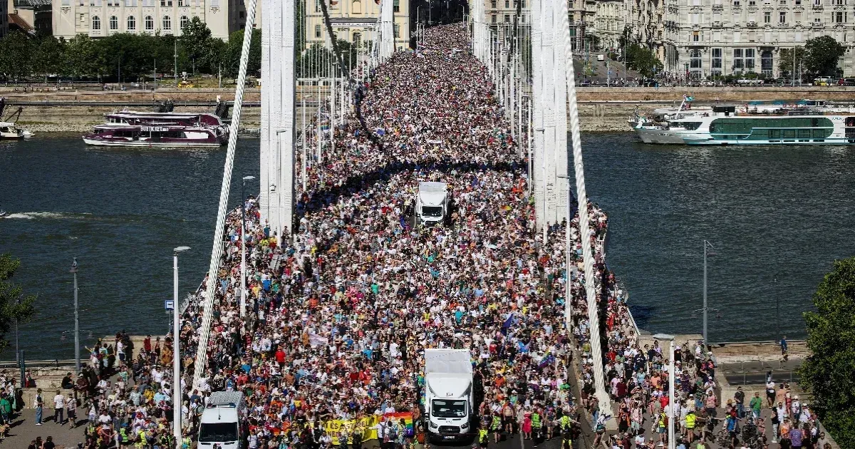 A rendőrség nem indít eljárást a Pride felvonuláson részt vevőkkel szemben A rendőrség nem indít eljárást a Pride felvonuláson részt vevőkkel szemben