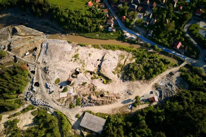 A parajdi bányánál zajló munkálatoknál 18 napos késéssel számol a kivitelező