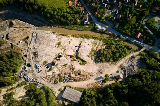 A parajdi bányánál zajló munkálatoknál 18 napos késéssel számol a kivitelező