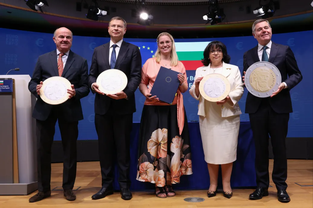 Aláírták Bulgária csatlakozását az euróövezethez – Forrás: Telex.hu