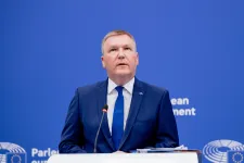 Még mindig elégedetlen a magas szintű korrupció elleni fellépéssel az Európai Bizottság