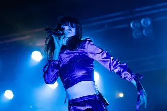 Ez az ingercunamival felérő show mintha egy párhuzamos univerzumból érkezett volna