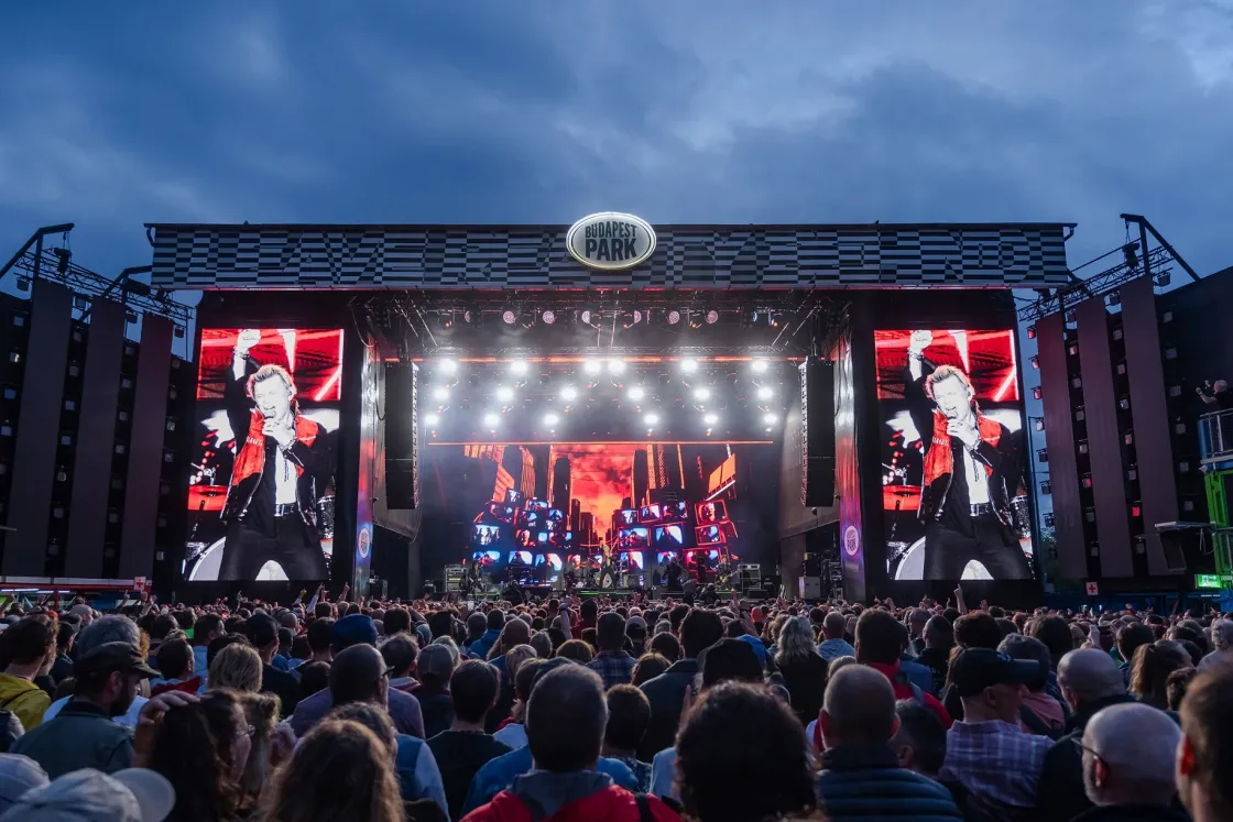 Ha Billy Idol évről évre rosszabb lenne, még akkor is évekig színpadon lenne a helye