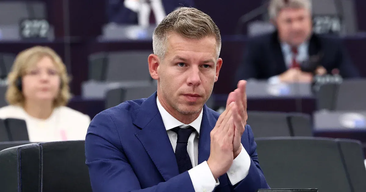 Magyar Péter szerint Orbán Viktor a magyargyűlölő román elnökjelölt pártjával tervez szavazni