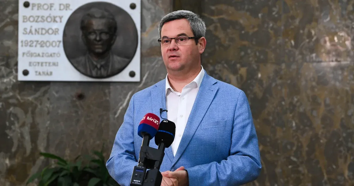 MOK: Az egészségügyi államtitkár adatai bizonyítják, hogy nem 2 millió az orvosi átlagbér