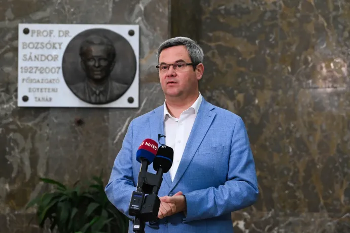 MOK: Az egészségügyi államtitkár adatai bizonyítják, hogy nem 2 millió az orvosi átlagbér
