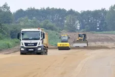 A magyar pénzből kiírt tenderek ötödénél varázslatos pontossággal tippelik meg a nyertes cégek, mennyiért kell elvégezni a munkát