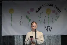 Megszüntette a rendőrség az eljárást a Pride-on vonuló Pankotai Lili ellen