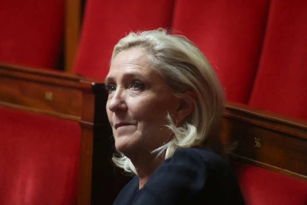 Az emberi jogi bíróság elutasította Marine Le Pen kérelmét, nem függesztik fel a rá kiszabott büntetést – Forrás: Telex.hu