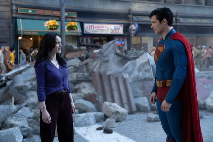Rachel Brosnahan és David Corenswet a Supermanben – Forrás: InterCom