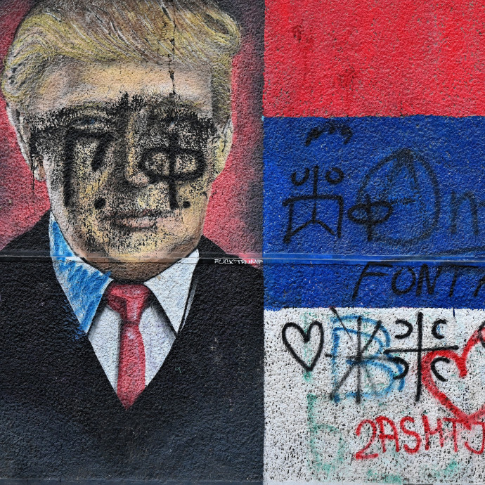 Hiába a Trump-barátság, 35 százalékos amerikai vámot kap a nyakába Szerbia