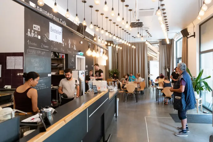 A Neuerhaus fogorvosi- és állatorvosi rendelővel Bécsben – Fotó: Christoph Liebentritt / Neuerhaus