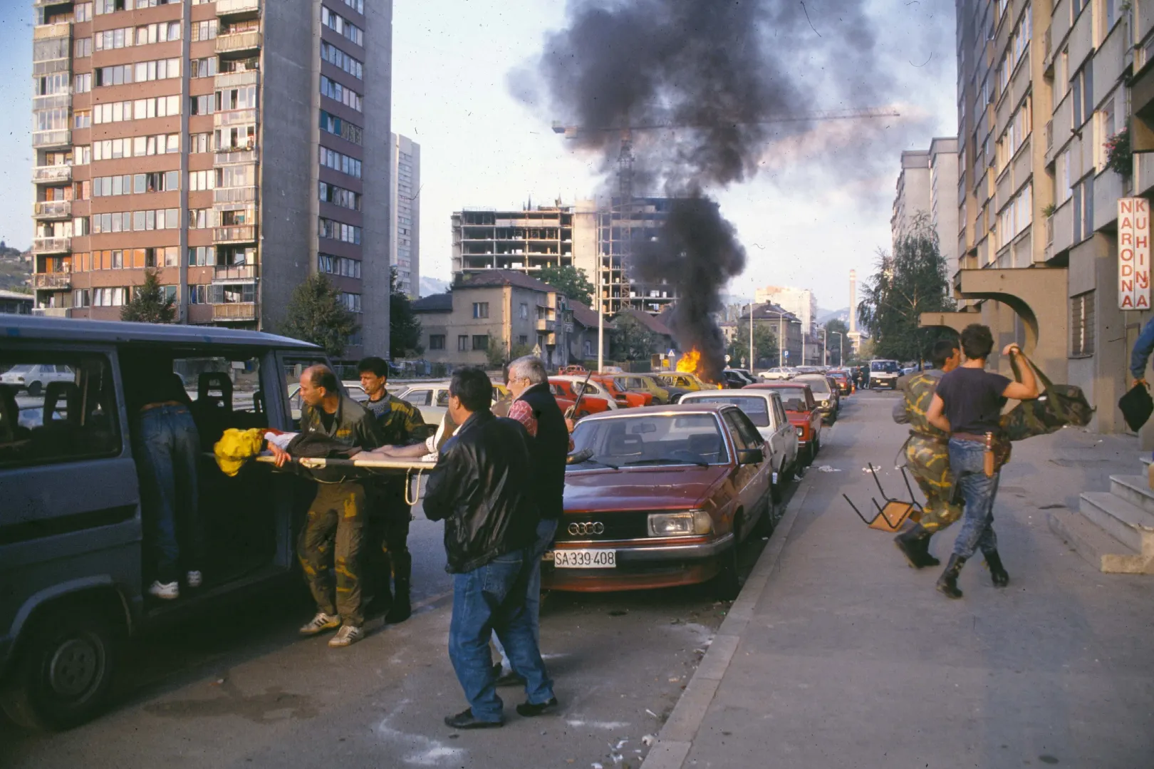 Szarajevó bombázása 1992-ben – Fotó: Francoise De Mulder / Roger Viollet / Getty Images