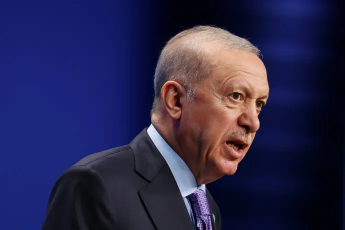 Már több száz főnél tartanak az Erdoğan-féle letartóztatások a török ellenzék körül