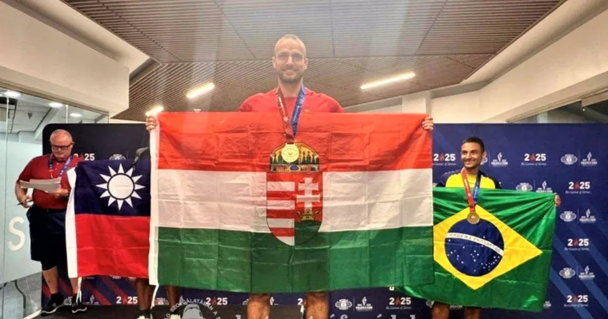 Friss hírek: Windischmann Dávid szigetvári tűzoltó a harmincöt emeletes lépcsőfutásban lett bajnok, a harmadik helyen Fegyverneki Máté végzett.