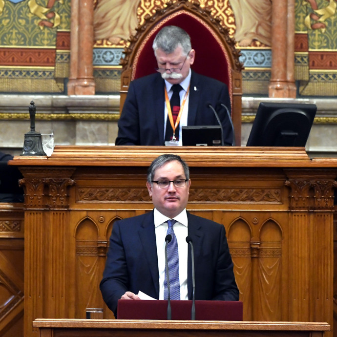 270 milliárdot osztogat el idén a kormány, és ez még csak a bemelegítés