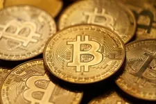 Újabb történelmi csúcson a bitcoin