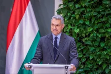 Lázár: Varga Judit megbocsáthatatlanul súlyosat hibázott, reméljük, nem bukunk vele mindannyian