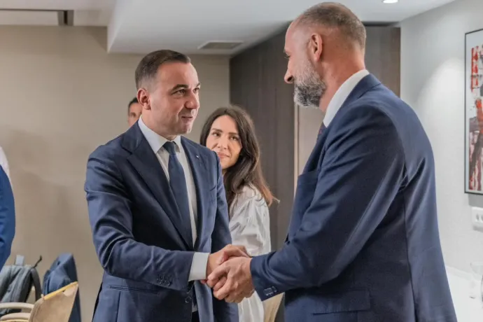 Női pótlék is jár az egyik állami intézményben, ha van legalább egy nő a vezetőségben