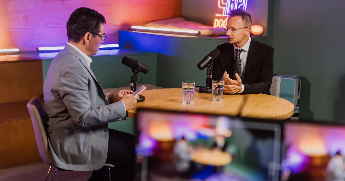 Hódít a podcast a Fideszben