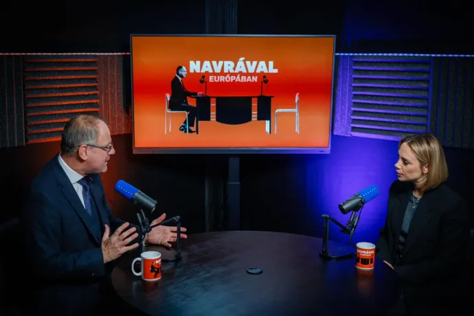 Navracsics Tibor közigazgatási és területfejlesztési miniszter Lékai-Kiss Ramóna színművésszel beszélget a Navrával Európában podcast felvételén – Fotó: Navracsics Tibor / Facebook