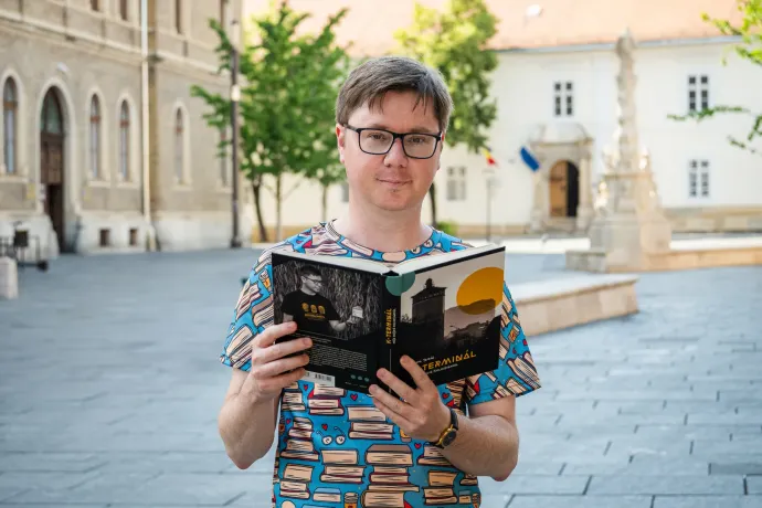 Kolozsvár-regény, húsz interjúban elbeszélve – Korpa Tamás verseskötete után beszélgetőkönyvben közelít a városhoz
