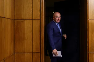 Második csomag: az állami vállalatokhoz, a különnyugdíjakhoz és a bértörvényhez is hozzányúl a kormány