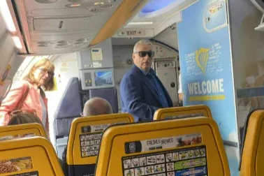 Hadházy Ákos és Magyar Péter is Orbánék fapados repülésén élcelődik