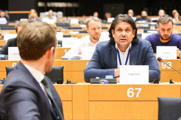 Deutsch Tamás szereti a készpénzt, Győri Enikő nem – nyilvános az EP-képviselők vagyonnyilatkozata