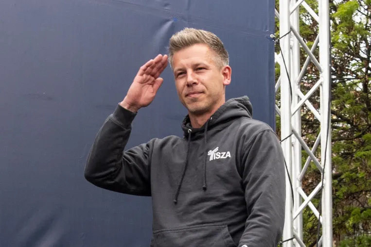 A Magyar Nemzet már a negyedik „utolsó szöget” verte be Magyar Péter koporsójába