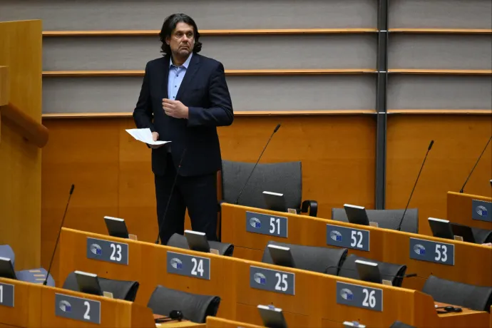 Deutsch Tamás szereti a készpénzt, Győri Enikő nem – nyilvános az EP-képviselők vagyonnyilatkozata