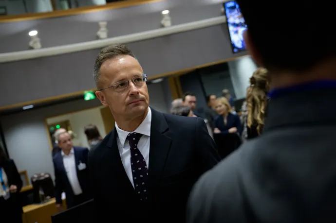 Szijjártó Péter szerint az EU vezetőinek alkalmatlansága vezetett Trump vámemeléséhez